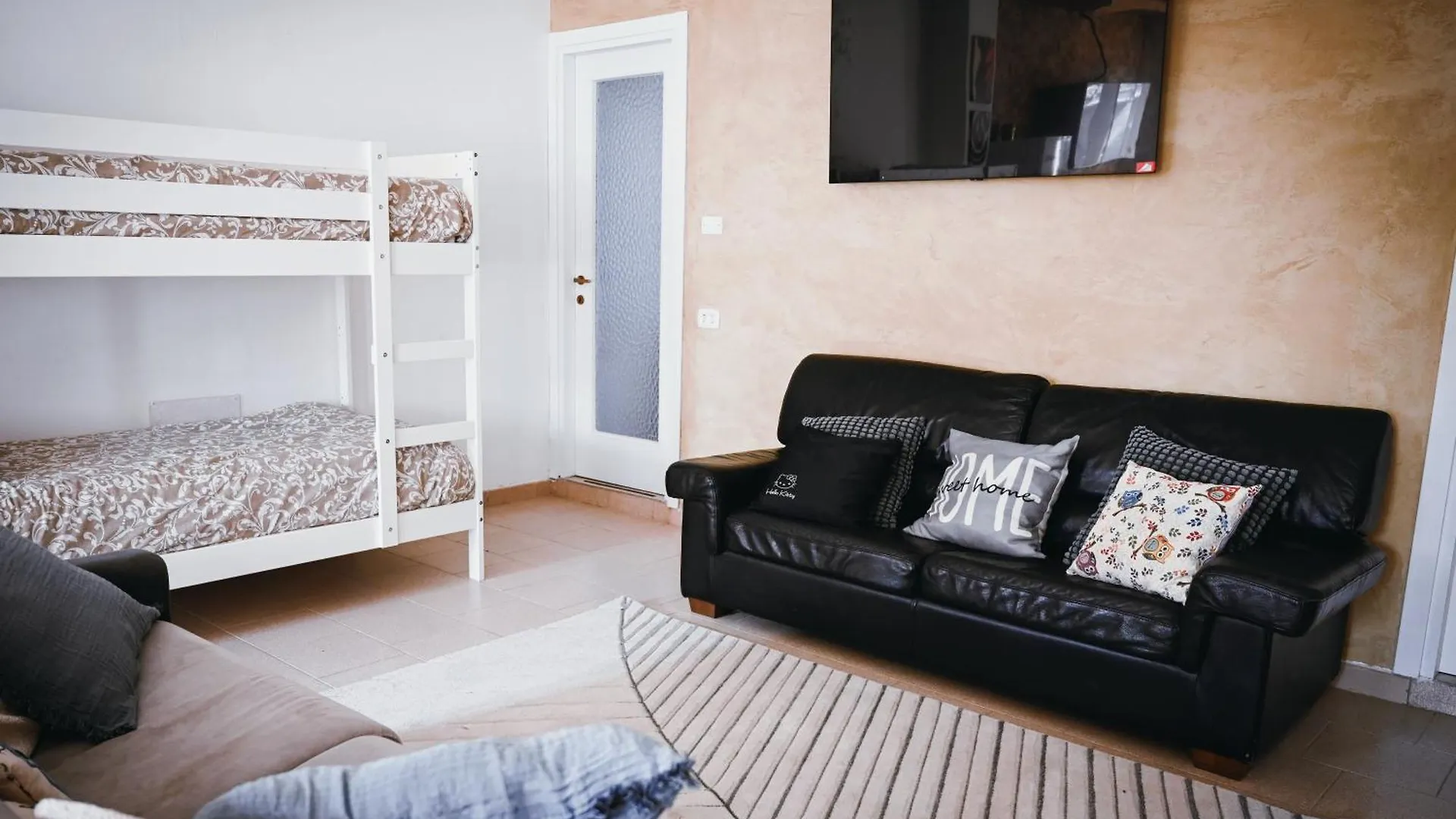 Sueza Tourist Apartment Relax, Nature And Comfort Cassago Brianza Italy
